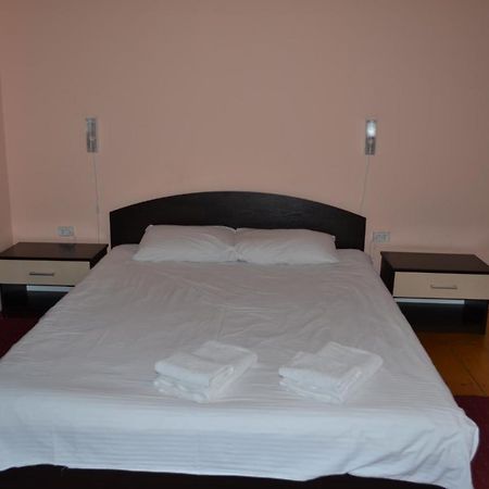 Art Hotel Chernivtsi Εξωτερικό φωτογραφία