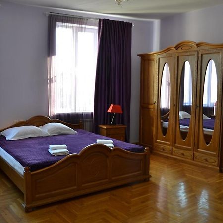 Art Hotel Chernivtsi Εξωτερικό φωτογραφία