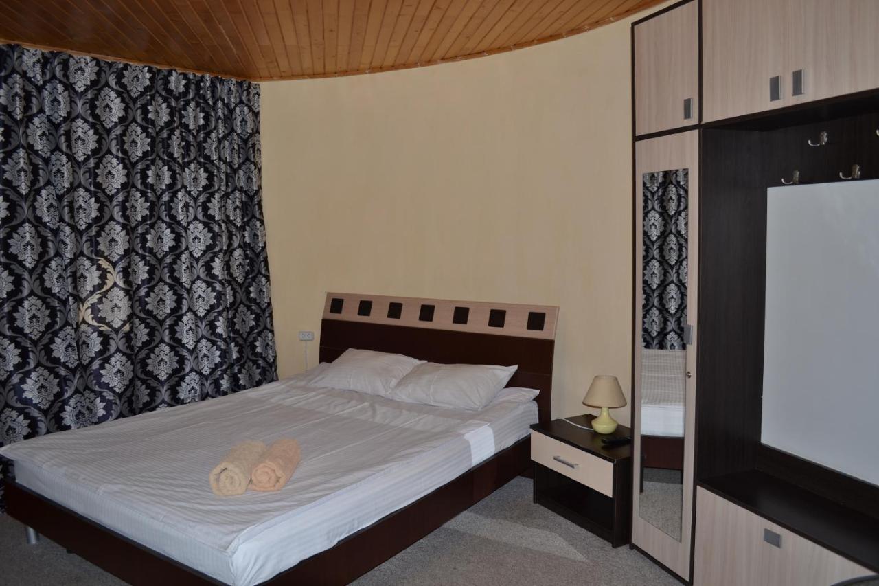 Art Hotel Chernivtsi Εξωτερικό φωτογραφία