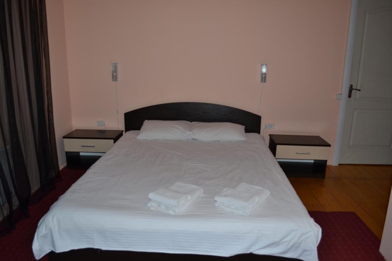 Art Hotel Chernivtsi Εξωτερικό φωτογραφία