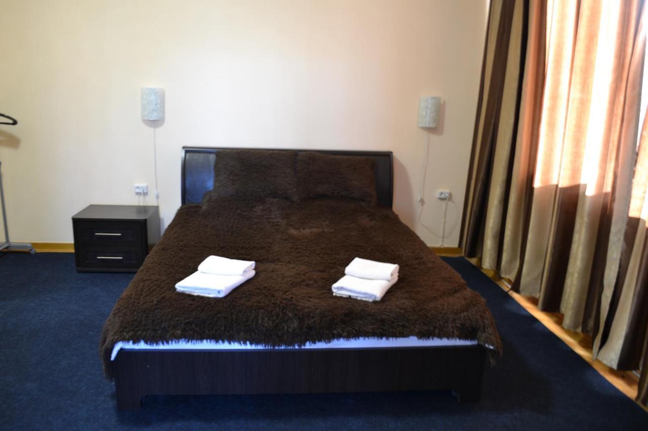 Art Hotel Chernivtsi Εξωτερικό φωτογραφία