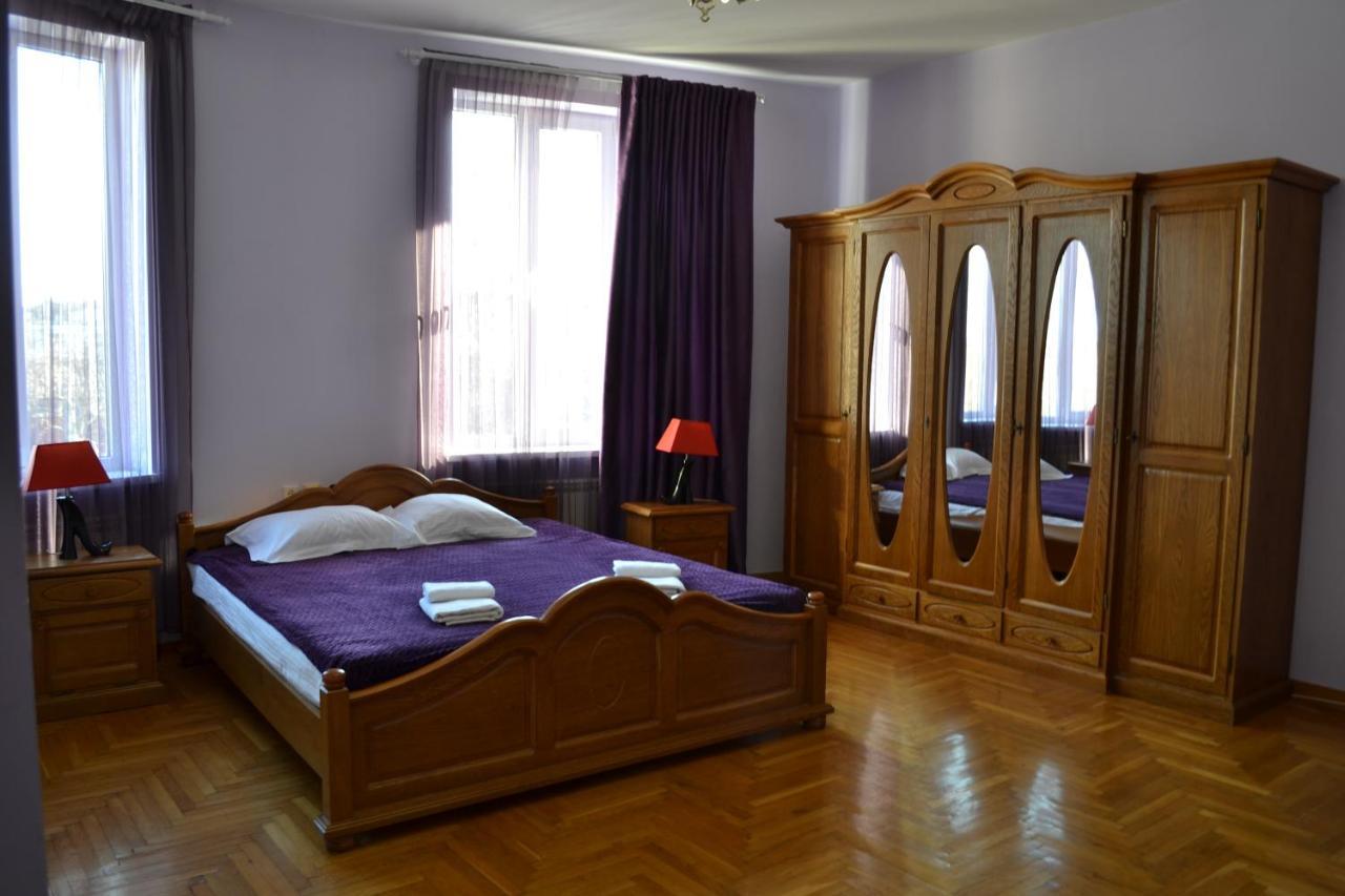 Art Hotel Chernivtsi Εξωτερικό φωτογραφία