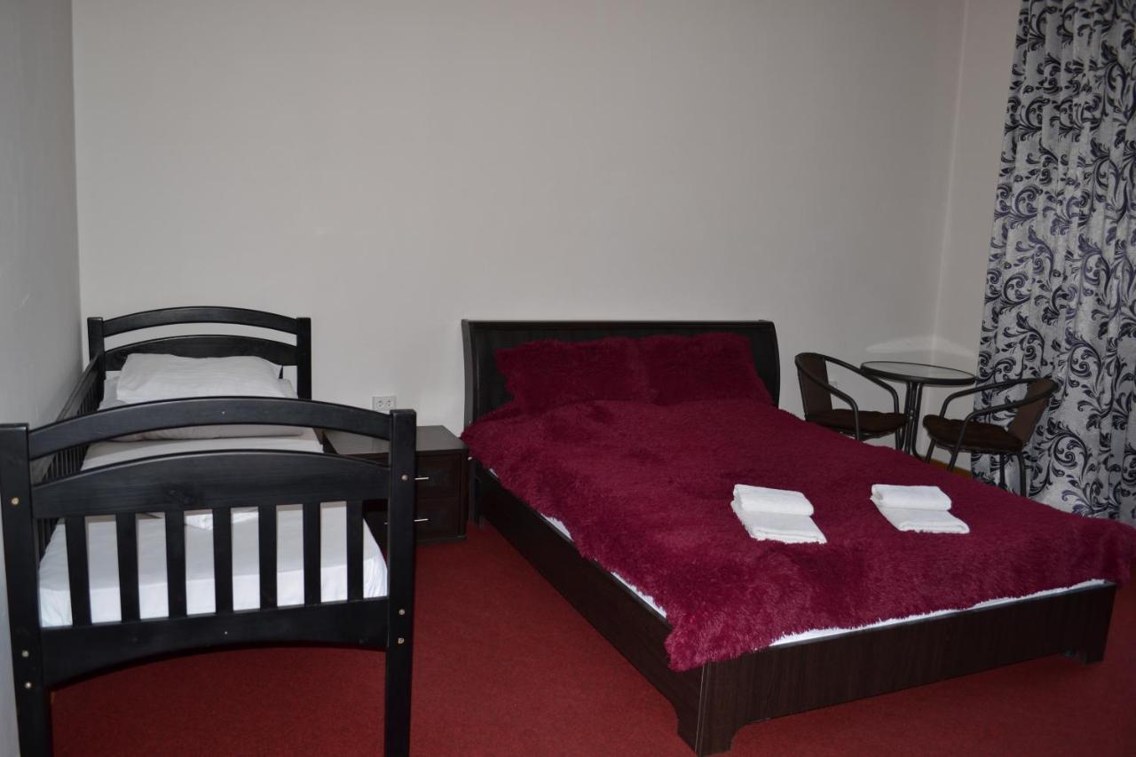 Art Hotel Chernivtsi Εξωτερικό φωτογραφία
