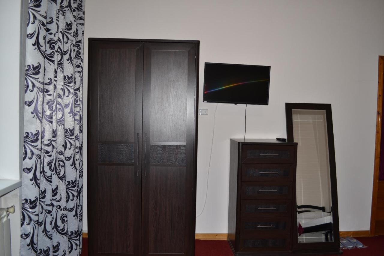 Art Hotel Chernivtsi Εξωτερικό φωτογραφία